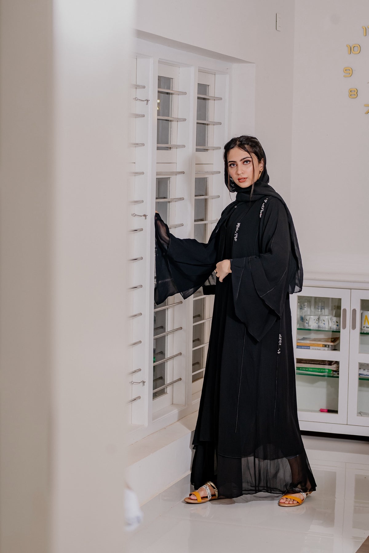 Sparkles Abaya