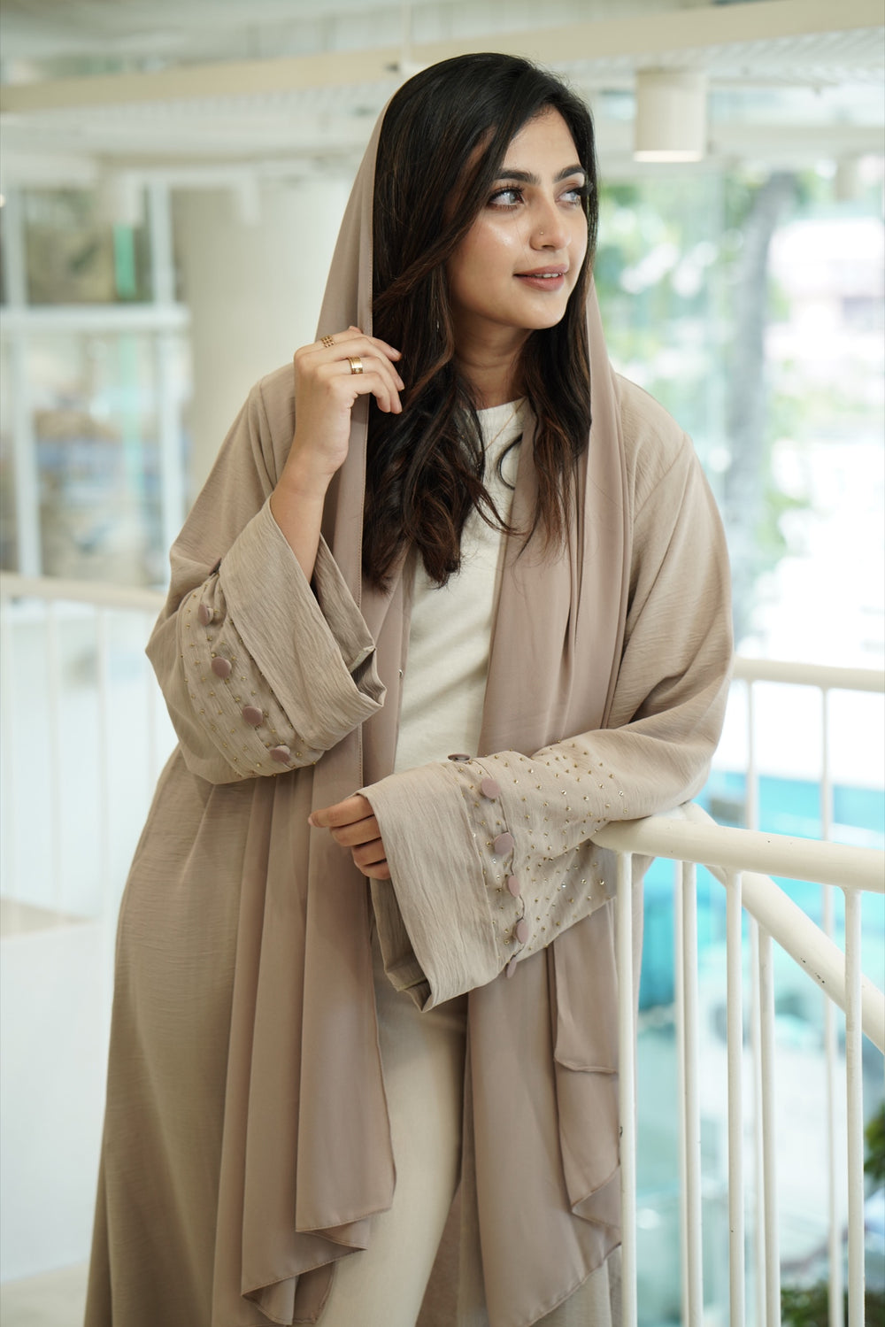 Zimren Abaya — Beige